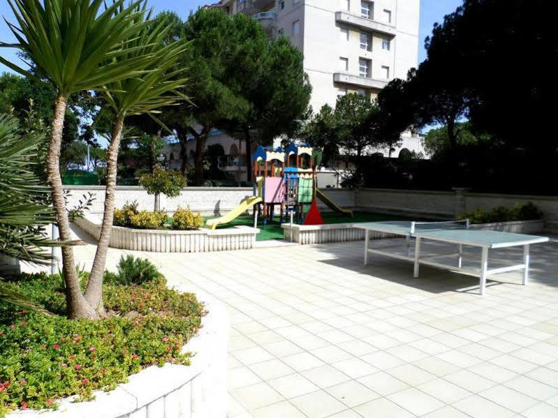 Hotel Blaucel Blanes Exterior photo